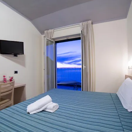 Hotel Cosmomare 3*