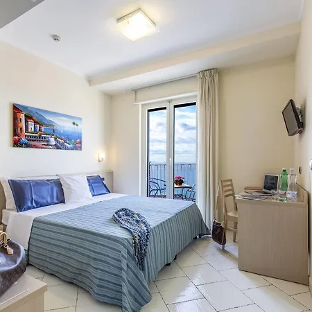 Hotel Cosmomare 3*